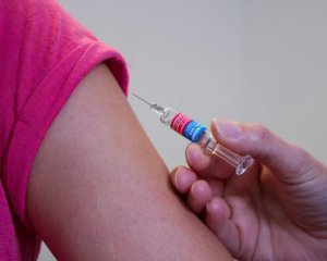 Журналістів вакцинуватимуть одними з перших - розповіли чому