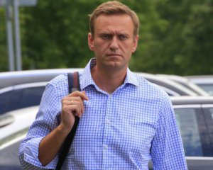 Суд над Навальним розпочали у відділі поліції