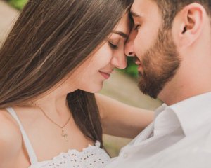 Правильный поцелуй и объятия: назвали рецепт улучшения отношений