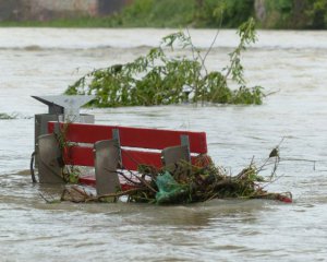 Великобританию затопило после сильного шторма