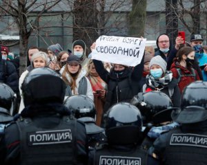 В России задержали более тысячи митингующих