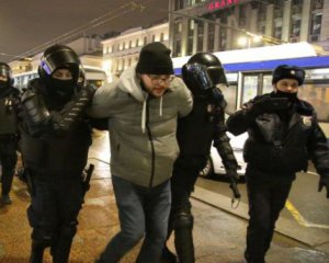 Госдеп США осудил насилие на протестах в России