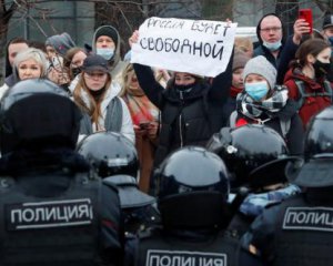 У Росії блогерам пропонують критикувати мітинги в підтримку Навального за 1 тис. руб.