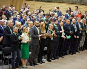 "Слуги" привітають Зеленського на засіданні фракції, а ще обговорять Дубінського