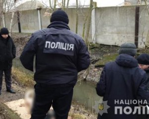 Зарізали, обмотали мотузкою і викинули в яму: знайшли тіло жорстоко вбитої жінки