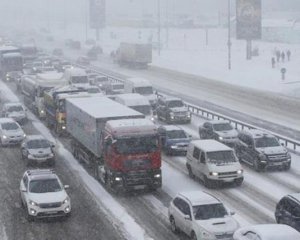 У Києві заборонили в&#039;їзд для вантажівок