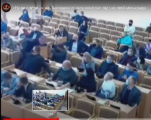 Депутати почубилися у прямому ефірі: відео 18+