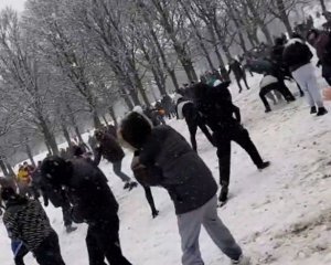 За снежки оштрафовали на 774 тысячи гривен