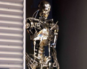 &quot;Використання штучного інтелекту й роботів-вбивць неминуче&quot;, - полковник армії США