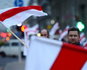 Генпрокуратура Білорусі має намір заборонити біло-червоно-білий прапор