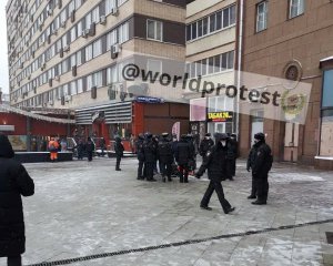 Чоловік підпалив себе в центрі Москви: відео