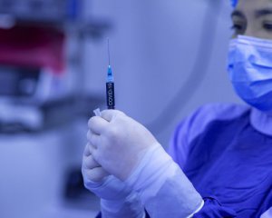 Укол, від якого відмовився Путін: окупований Донбас почали щеплювати російською вакциною