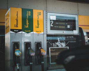 АЗС подняли цены на бензины и дизельное топливо