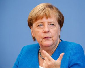 Население Германии получит вакцину от Covid-19 к концу лета 2021 года - Меркель