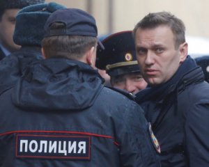 Навального отправят в колонию под Москвой