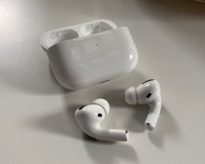 Apple представила дизайн новых беспроводных наушников