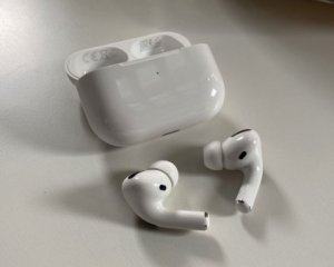 Apple презентувала дизайн нових бездротових навушників