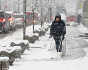 Зима не отступает: назвали области, где больше всего морозить