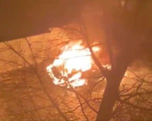 Другий підпал за два роки: у Києві журналісту спалили машину