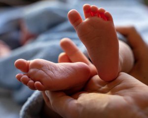 Народилася жива: стала відома причина смерті дівчинки, яку мати поклала в морозильник