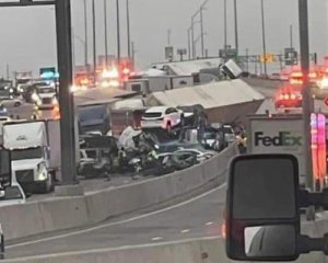 В страшну ДТП потрапили понад 100 автівок: багато загиблих