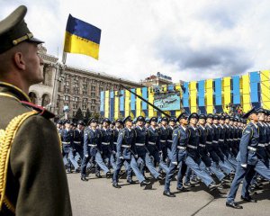 Річковий парад Дніпром, повітряна колона: як військові готуються до 30-річчя Незалежності