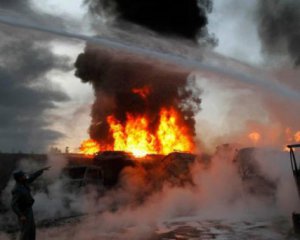 Внаслідок пожежі на кордоні постраждали десятки осіб
