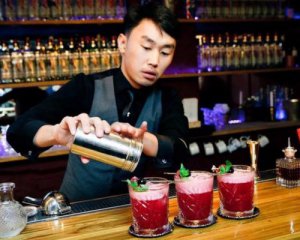 Сьогодні відзначають День базікала і мовчазного майстра