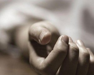 Біля Міністерства оборони знайшли мертвим чоловіка з петлею на шиї