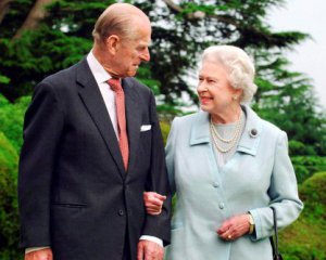 99-летнего мужа королевы Елизаветы II госпитализировали