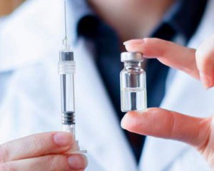 Назвали условие вакцинации украинцев в Польше