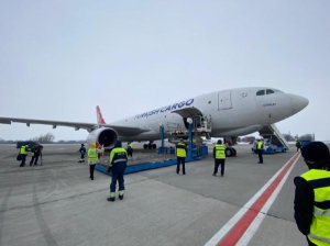 В Україну прибула перша партія Covid-вакцини