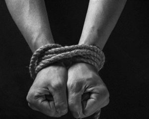 Чому в Україні необхідно посилити відповідальність за торгівлю людьми?