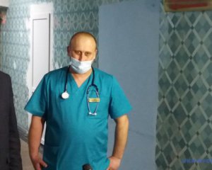 На Житомирщині першу вакцину від Covid-19 отримав анестезіолог