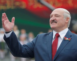 Лукашенко заявив, що не передаватиме владу своїм дітям