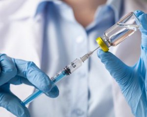 Негативну кампанію проти вакцинації просувають за допомогою іноземної ботоферми - блогер