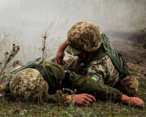 Российский оккупант на Донбассе не прекращает стрелять. Ранены и травмированы 11 украинских воинов