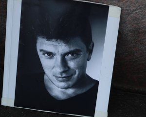 Мовчки і з дистанції: в РФ вшановують пам&#039;ять убитого Нємцова
