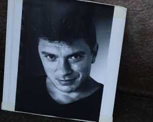 Мовчки і з дистанції: в РФ вшановують пам'ять убитого Нємцова