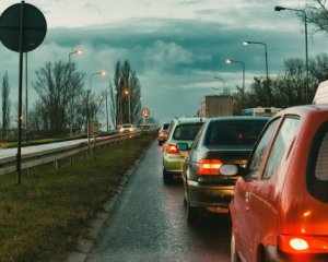 88-річний водій гнав 191 км/год через Covid-щеплення