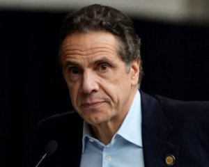 Губернатора обвинили в сексуальных домогательствах