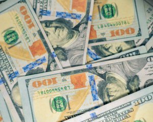 Долар і євро обвалились до гривні