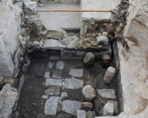 На острове нашли руины античной бани