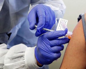 Вакцинацію в Україні зривають &quot;колаборанти коронавірусу&quot; - Степанов