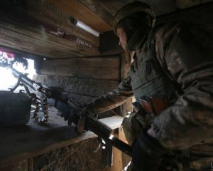 Бойовики на Донбасі поранили українського воїна
