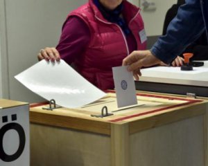 В стране перенесли выборы из-за Covid-19