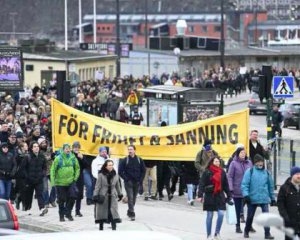 Масштабну акцію противників коронавірусних обмежень розігнали