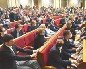 В Україні взялися за Національне військове меморіальне кладовище