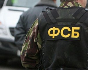 У Криму затримали учасників покладання квітів до пам&#039;ятника Шевченку