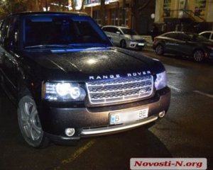 Миколаївський &quot;слуга&quot; п&#039;яним втікав на Range Rover від патрульних і пропонував хабар